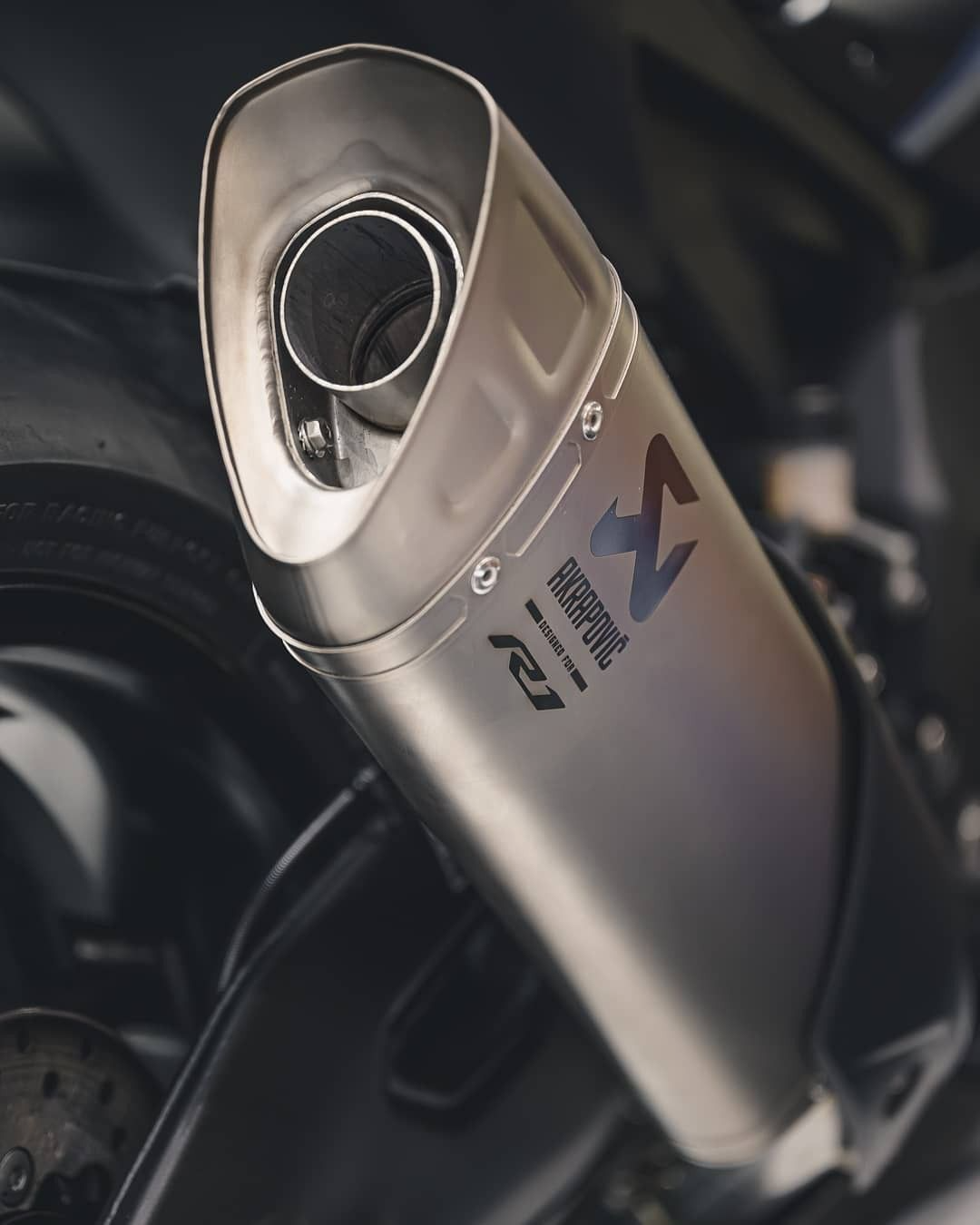 akrapovic